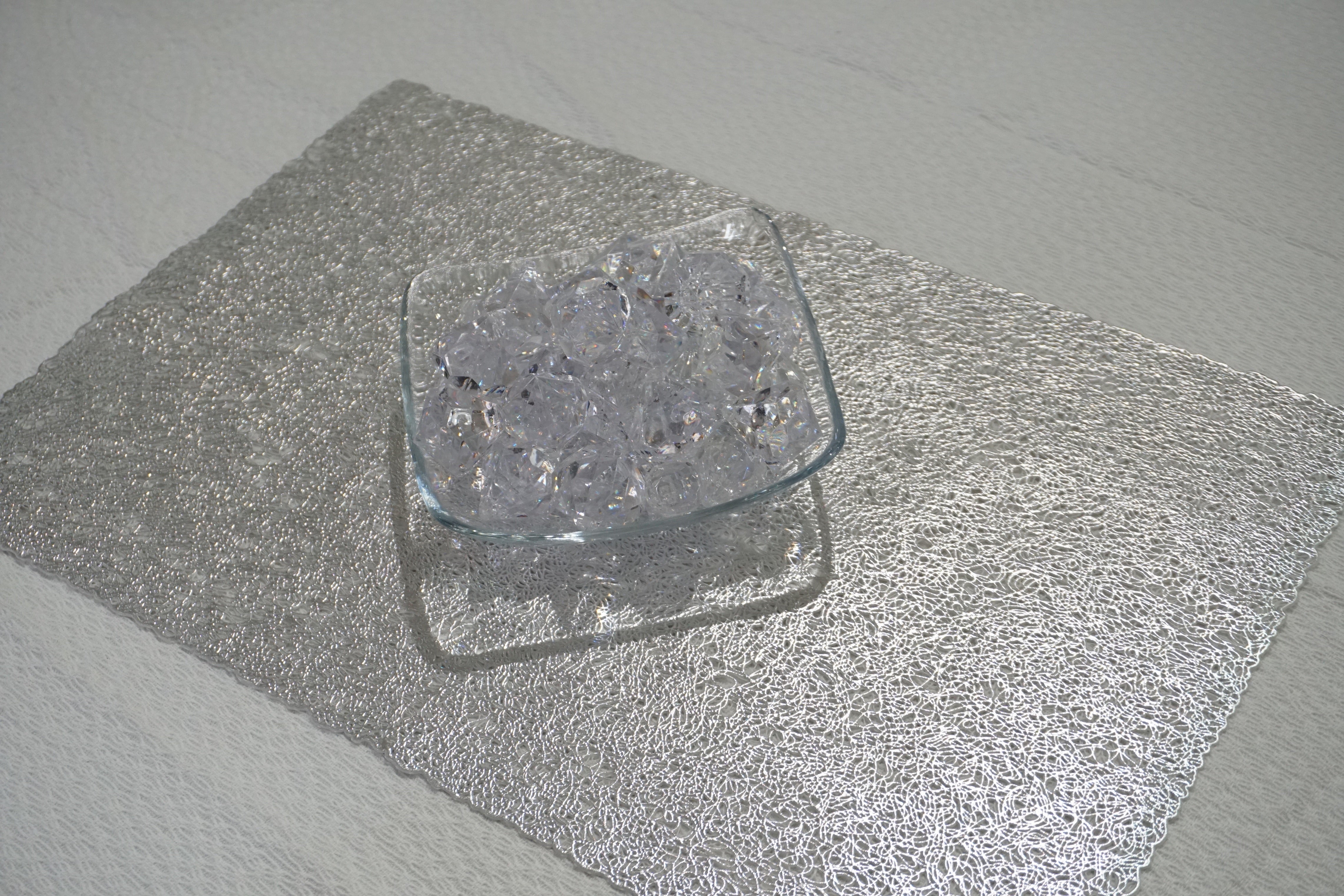 Dainty Home Lacey Woven Metallic Lace Crossweave With Metallic Lace Pattern Reversible 12" x 18" Rectangular Placemats