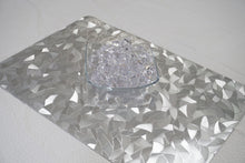 Load image into Gallery viewer, Dainty Home Metallic Leaf Vinyl Leaf Slash Look Textured Reversible 12" x 18" Rectangular Placemats

