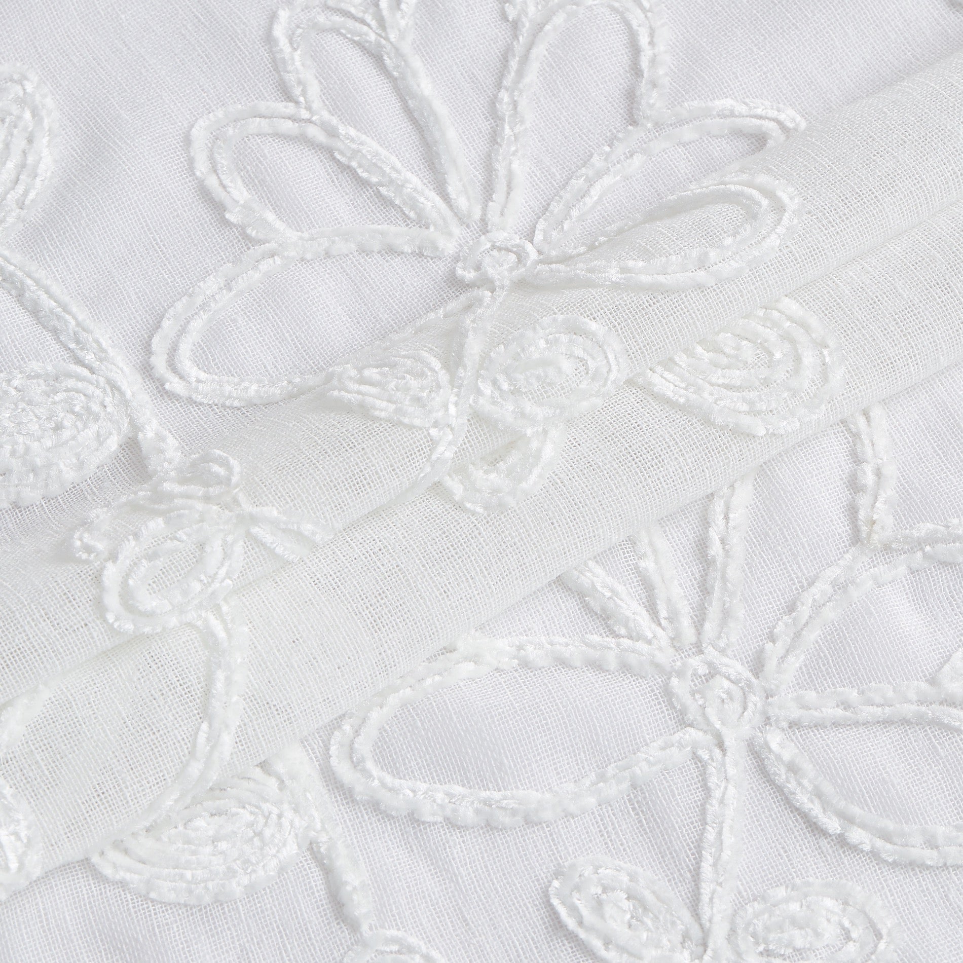 Dainty Home Rita 3D Linen Look Textured Floral 3D Chenille Designed Fabric Shower Curtain