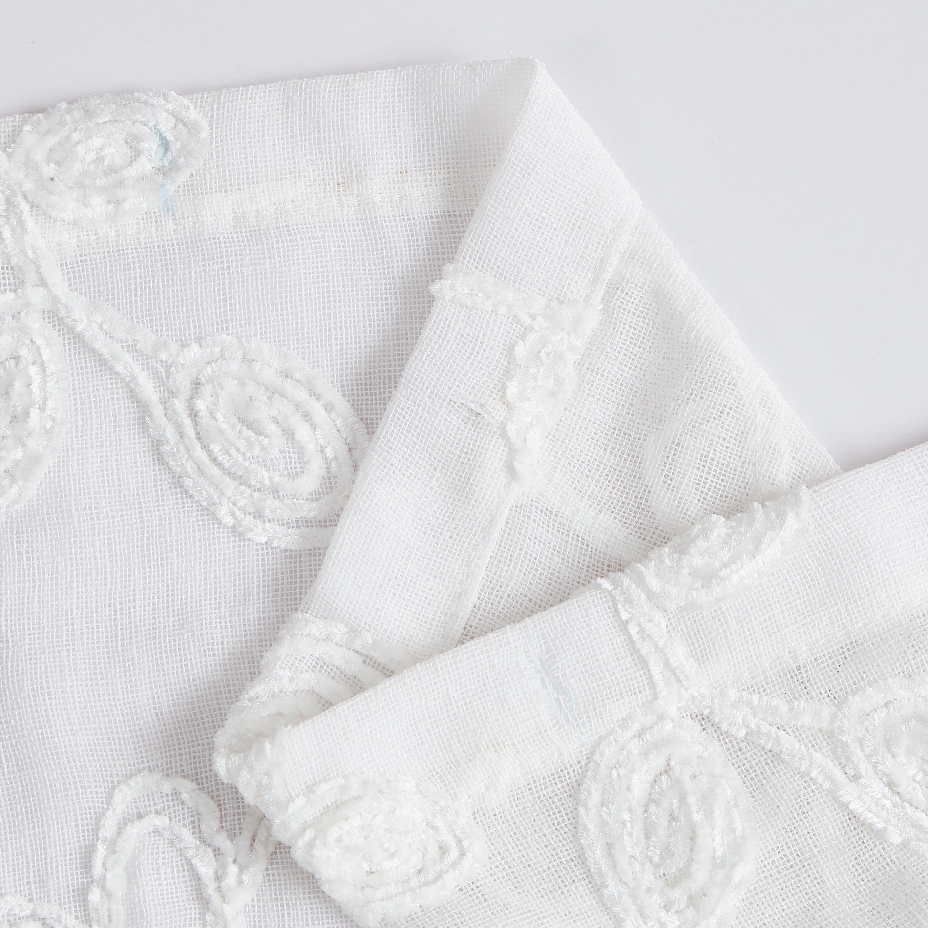 Dainty Home Rita 3D Linen Look Textured Floral 3D Chenille Designed Fabric Shower Curtain