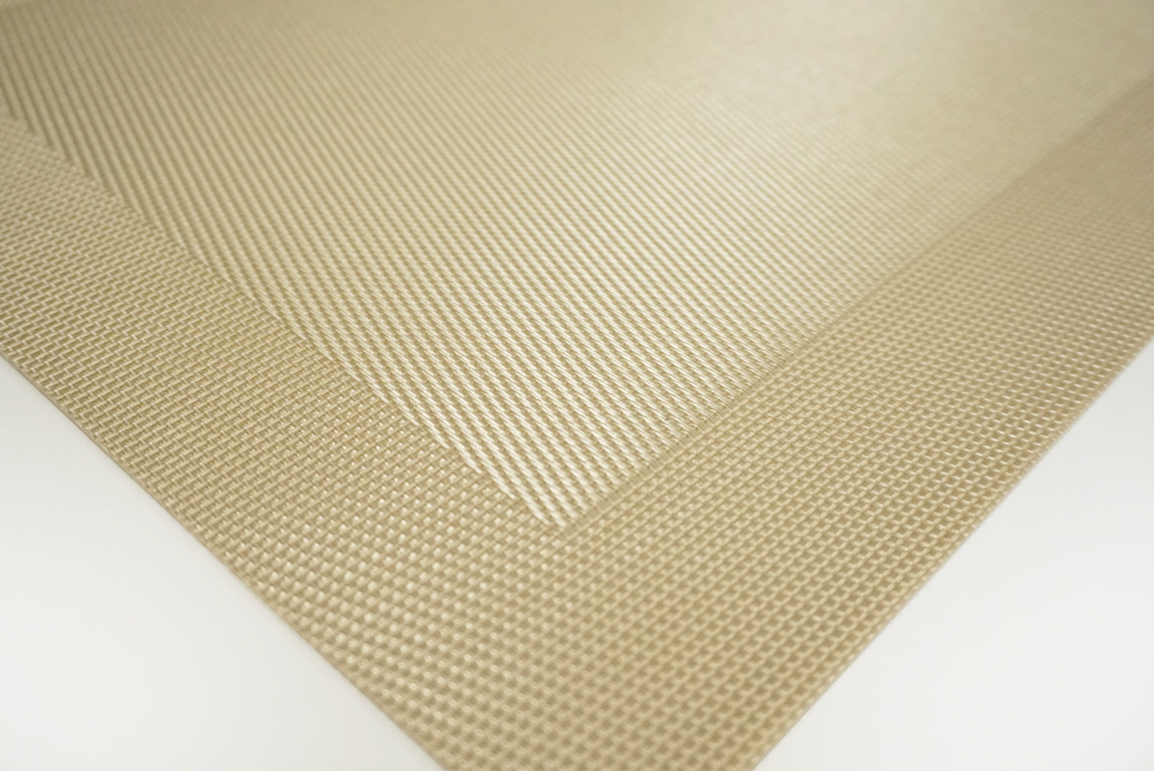 Dainty Home Santa Monica Woven Textilene Crossweave With Solid Geometric Pattern Reversible 13" x 19" Rectangular Placemats